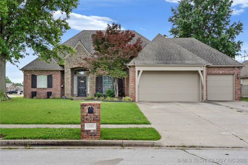1202 117th Pl, Jenks, OK, 74037-5044 | Card Image