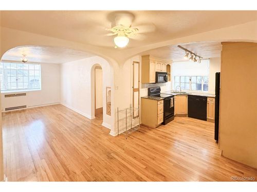 16-485 S Logan St, Denver, CO, 80209-1833 | Card Image