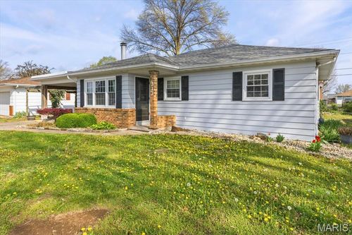 317 W Field Dr, Red Bud, IL, 62278-1313 | Card Image