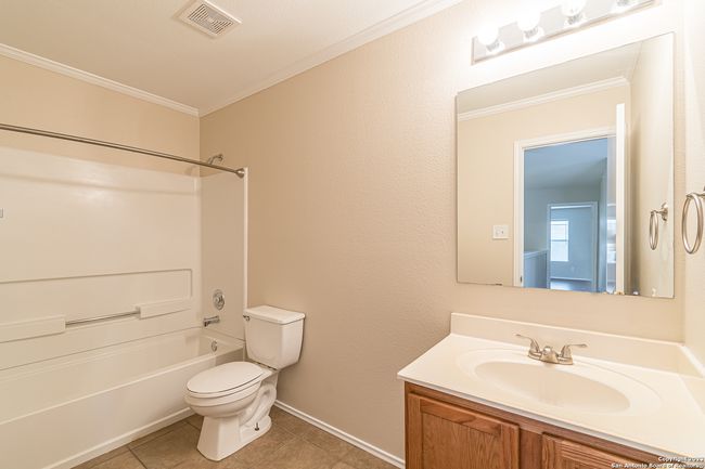 137 Weeping Way, House other with 3 bedrooms, 3 bathrooms and null parking in Cibolo TX | Image 11