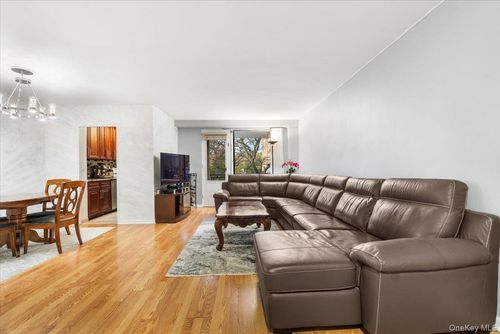 3d-4705 Henry Hudson Pkwy W, Bronx, NY, 10471-3233 | Card Image