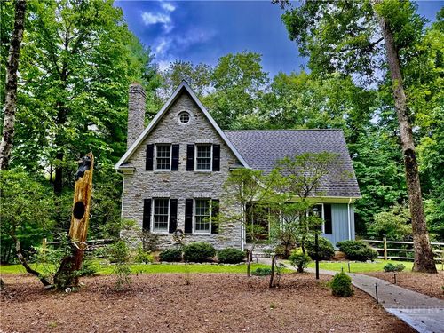 21 Maple Leaf Ln, Glade Valley, NC, 28627-9639 | Card Image