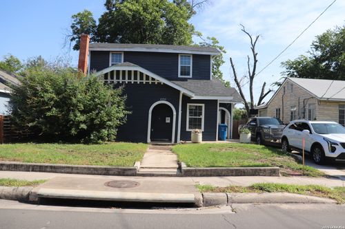 2735 E Houston St, San Antonio, TX, 78202-3216 | Card Image
