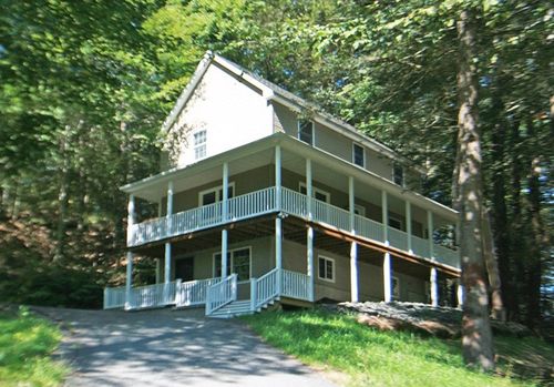 36 Torrey St, Easthampton, MA, 01027-9770 | Card Image