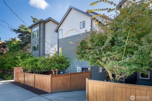 b-2127 N 113th St, Seattle, WA, 98133-8502 | Card Image