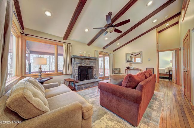 Living Room | Image 5
