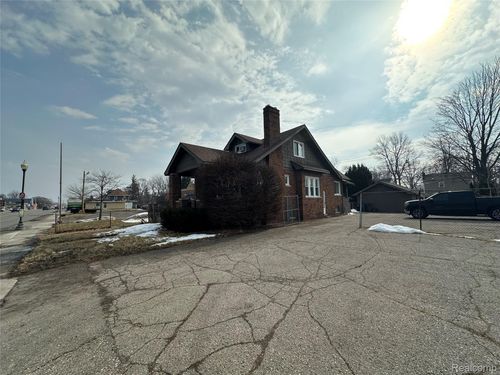 808 11 Mile Rd, Royal Oak, MI, 48067-1966 | Card Image