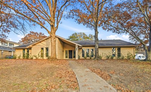 618 Green Hills Rd, Duncanville, TX, 75137-2015 | Card Image