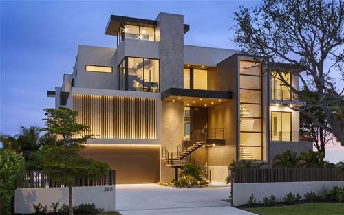 388 S Shore Dr, Sarasota, FL, 34234-3747 | Card Image