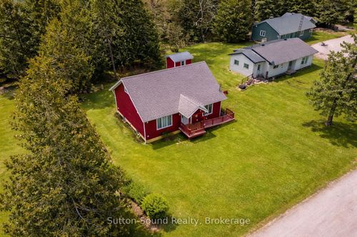 554 Stokes Bay Rd, Stokes Bay, ON, N0H2M0 | Card Image