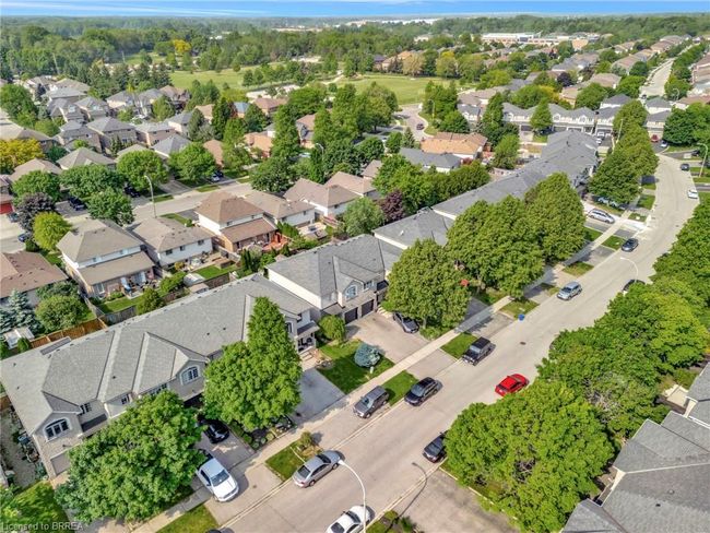 88 Foxborough Dr, Townhouse with 3 bedrooms, 2 bathrooms and 3 parking in Ancaster ON | Image 27