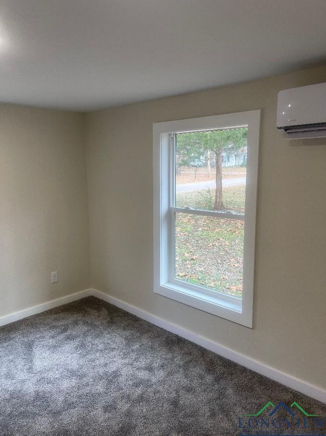 338 E Peters St, House other with 3 bedrooms, 2 bathrooms and null parking in De Kalb TX | Image 33