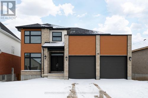 70 Royal Cres, St Thomas, ON, N5P0G5 | Card Image