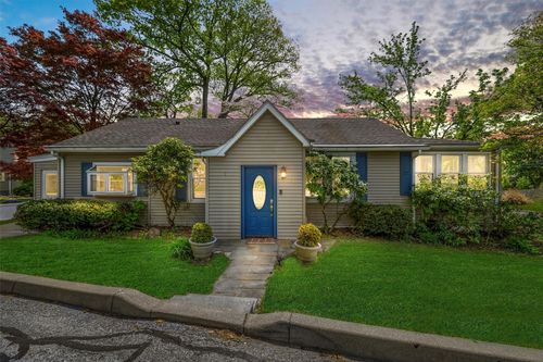 4 Grove Pl, Fort Montgomery, NY, 10922-7727 | Card Image