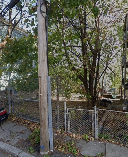 5 Glenburne St, Boston, MA, 02121-1311 | Card Image