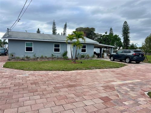 4 Helwig Ter, Deerfield Beach, FL, 33064-4605 | Card Image