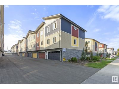 33 - 2803 14 Ave Nw, Townhouse with 3 bedrooms, 3 bathrooms and null parking in Edmonton AB | Image 2