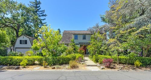2045 Forrest St, Sacramento, CA, 95815-3811 | Card Image