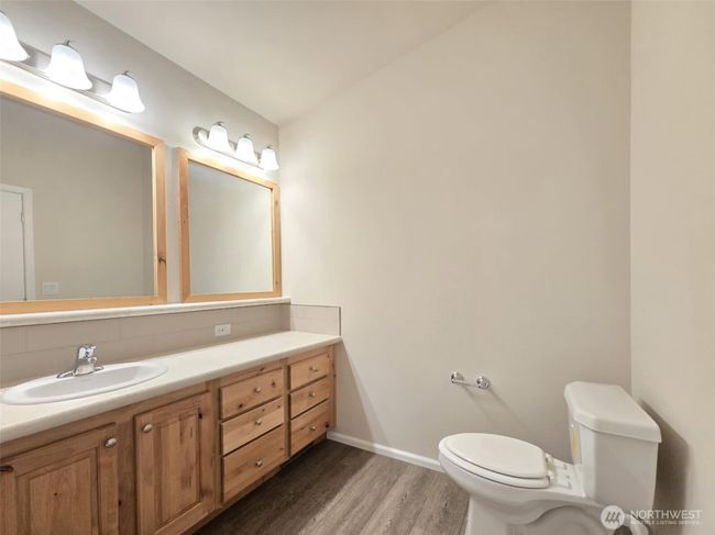 Guest bathroom | Image 24