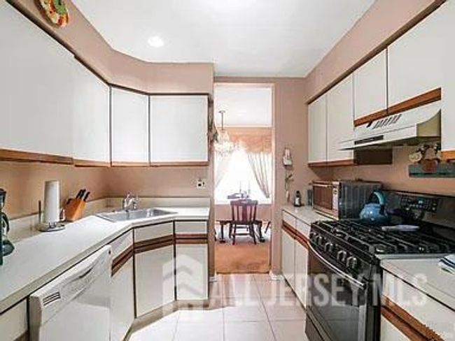 29 Jeffrey Cir, House other with 4 bedrooms, 3 bathrooms and null parking in Dayton NJ | Image 39