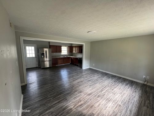 5407 Chestnutwood Way, Louisville, KY, 40272-4907 | Card Image