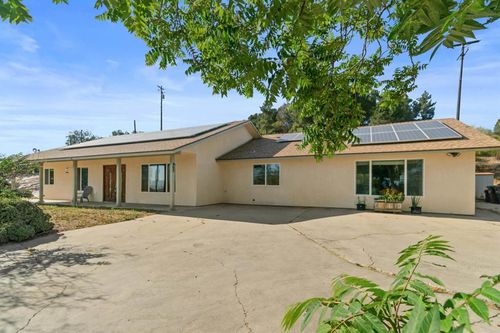 460 Pile St, Ramona, CA, 92065-1522 | Card Image