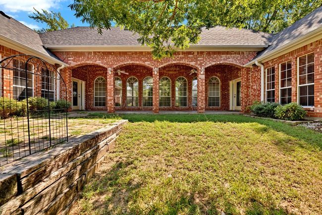 Covered Back Patio Yard | Image 28