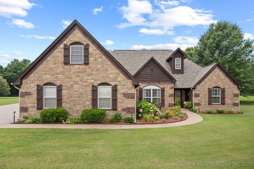 18 Longacre Dr, Ramona, OK, 74061-2528 | Card Image