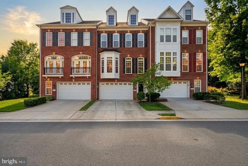 4370 Patriot Park Ct, FAIRFAX, VA, 22030-4332 | Card Image
