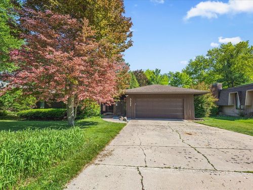 5121 Brookview Rd, Rockford, IL, 61107-1654 | Card Image