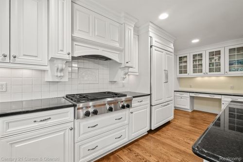 46141 Pickford St, Northville, MI, 48168-1858 | Card Image
