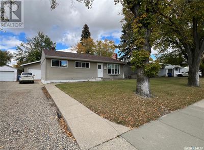 1510 Thorn Cres, House other with 4 bedrooms, 2 bathrooms and null parking in Estevan SK | Image 1