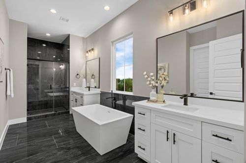 1177 W 19th St, Houston, TX, 77008-3305 | Card Image