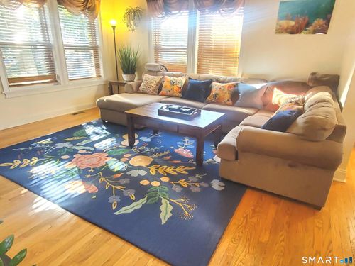 1093 Shippan Ave, Stamford, CT, 06902-7420 | Card Image