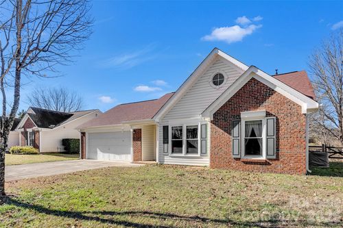 9607 Foggy Meadow Rd, Charlotte, NC, 28269-3143 | Card Image