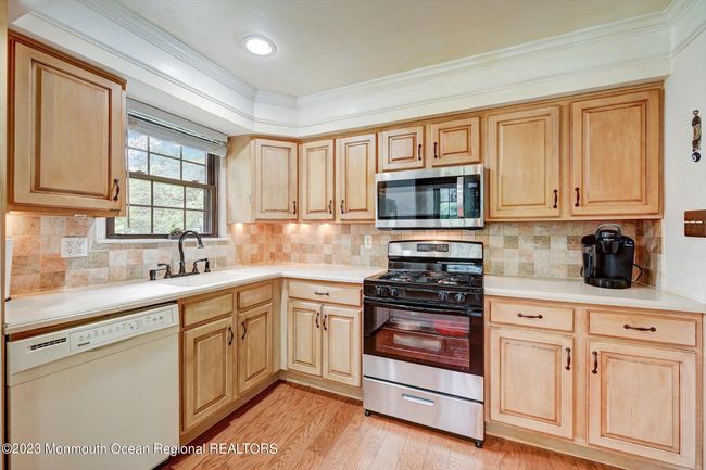 34 Balmoral Ct, Condo with 3 bedrooms, 3 bathrooms and null parking in Aberdeen NJ | Image 14