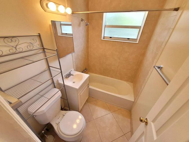 4700 Ne 14 Th Ave, House other with 3 bedrooms, 2 bathrooms and null parking in Pompano Beach FL | Image 9