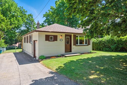 307 Cochrane St, Port Perry, ON, L9L1M4 | Card Image