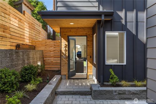 2616 E Roy St, Seattle, WA, 98112-4151 | Card Image