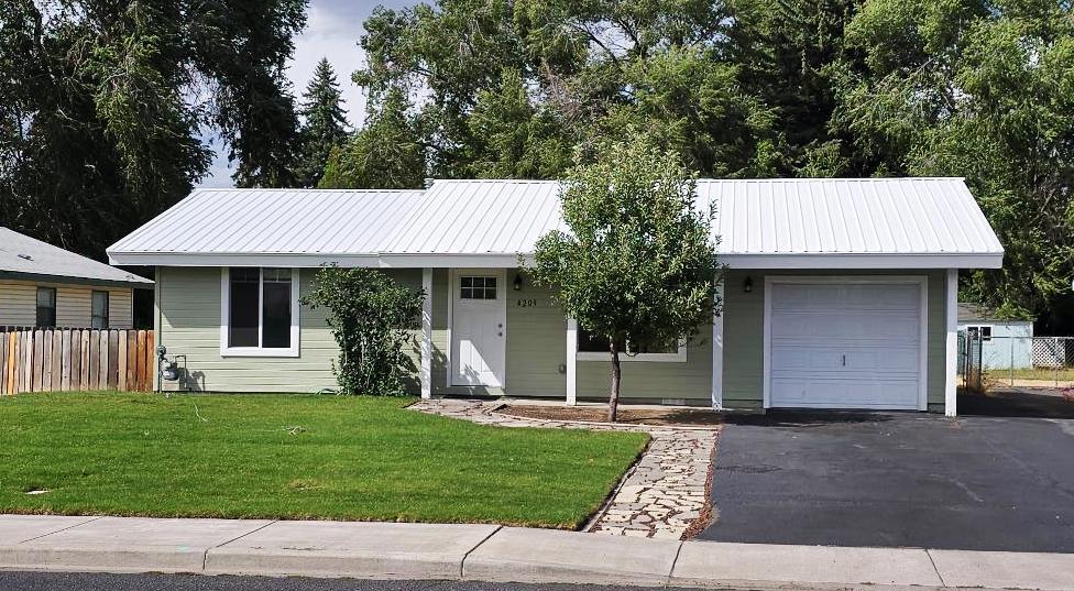 Sturdivant Ave, Klamath Falls, OR 97603