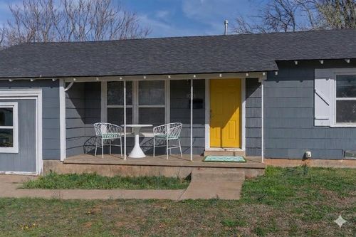 1021 Holly Ln, Midwest City, OK, 73110-7316 | Card Image