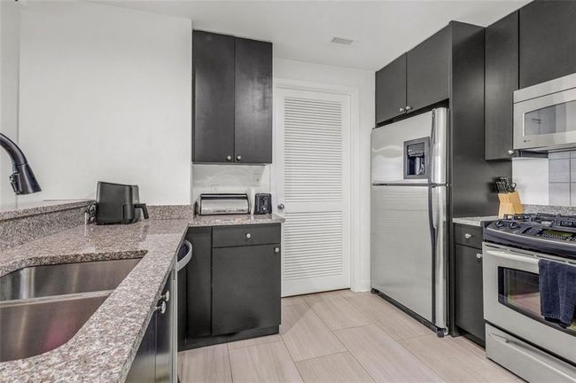 APT-1703 - 3338 Peachtree Rd Ne, Condo with 1 bedrooms, 1 bathrooms and 1 parking in Atlanta GA | Image 17