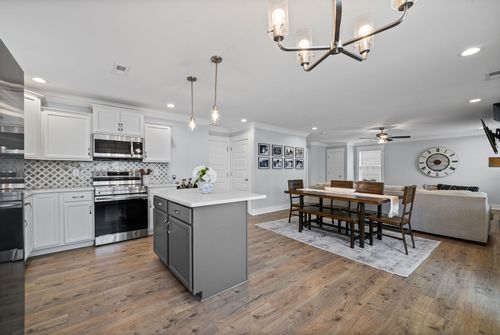 893 Limestone Way, Clarksville, TN, 37043-6003 | Card Image