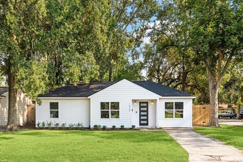 1925 Chippendale Rd, Houston, TX, 77018-5014 | Card Image
