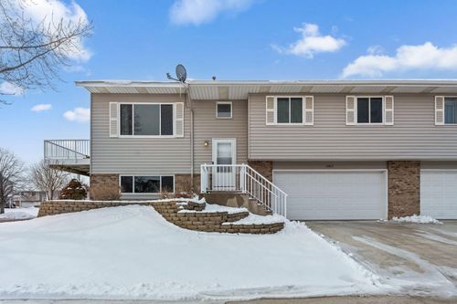 15817 Gooseberry Way, Apple Valley, MN, 55124-5139 | Card Image