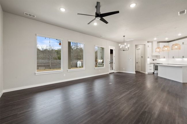 18200 Fair Ln, House other with 3 bedrooms, 3 bathrooms and 2 parking in Jonestown TX | Image 14