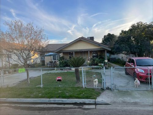 565 E Joanne Ave, Pixley, CA, 93256-9545 | Card Image