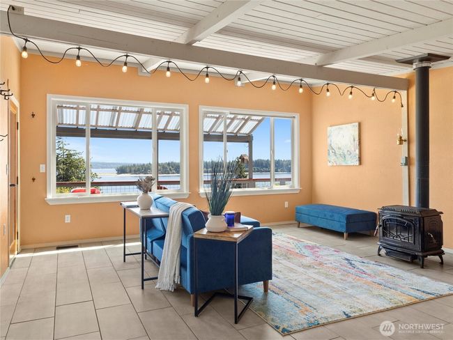 71 E Mountain Dr, House other with 2 bedrooms, 2 bathrooms and 1 parking in Grapeview WA | Image 4