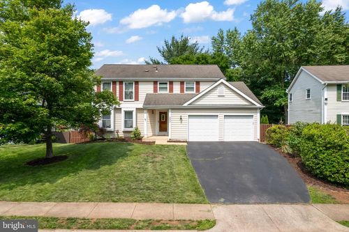 202 Trail Ct, STERLING, VA, 20164-5520 | Card Image
