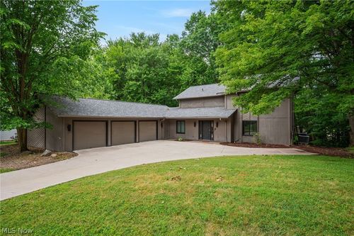 10934 Fawn Meadow Ln, Strongsville, OH, 44149-3116 | Card Image